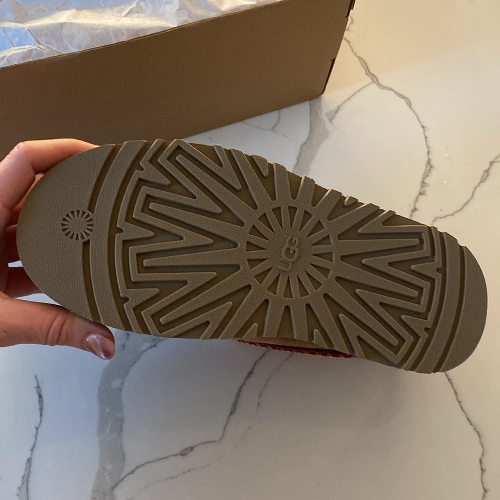 UGG Tazz II Chestnut, Slip-Ons with Red Accents. BRAND NEW. NEVER WORN - Picture 6 of 9